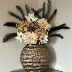 Bronze vaas met zijden bloem boeket Classy Nude