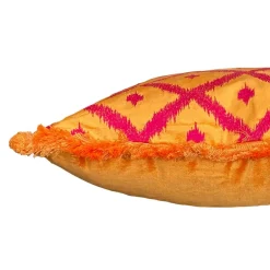 Colmore – Sierkussen Ruiten Oranje Fuchsia 60x35cm franjes