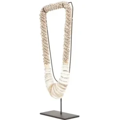 D33 schelp ketting ornament op voet