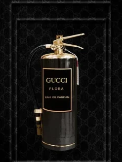 Glasschilderij Gucci brandblusser goud zwart bruin 60x80cm