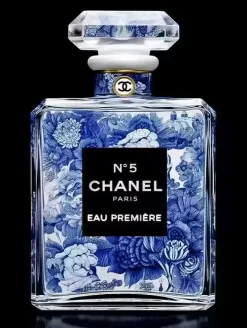 Glasschilderij met goudfolie 60x80cm Parfumfles blauwe bloemen