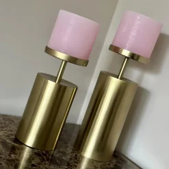 Gouden Kandelaar woonaccessoires set incl stomp kaarsen roze