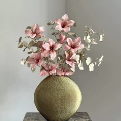 Gouden ovale vaas incl zijden bloemen