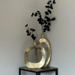 Gouden vaas met gat #1