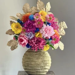 Gouden vaas met xxl zijden bloem boeket bont