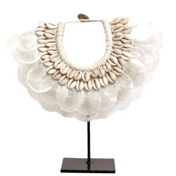 J37 kleine schelp ketting ornament op voet