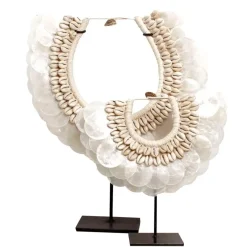 J37 kleine schelp ketting ornament op voet