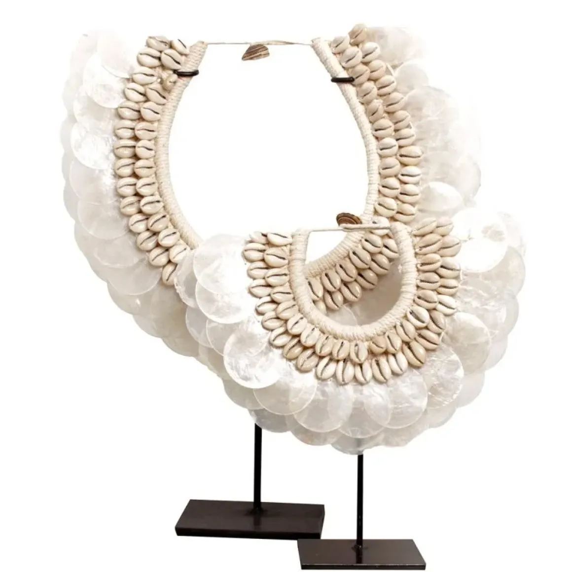 J37 kleine schelp ketting ornament op voet