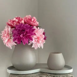 Tafeldecoratie set beige vaas met roze fuchsia