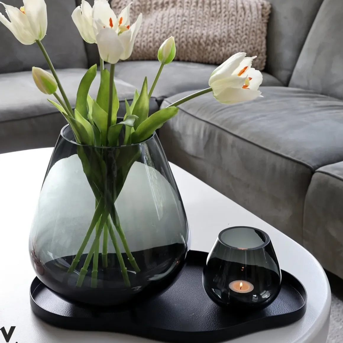 Vase the world – Organisch dienblad Bauru black – Zwart